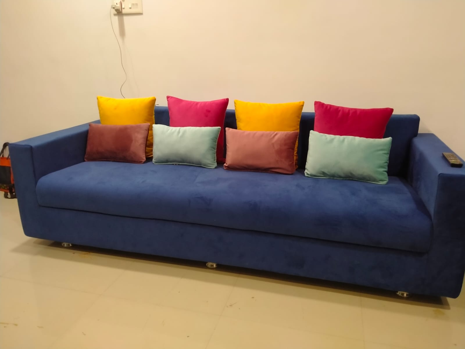 Aaradhya Sofa Art